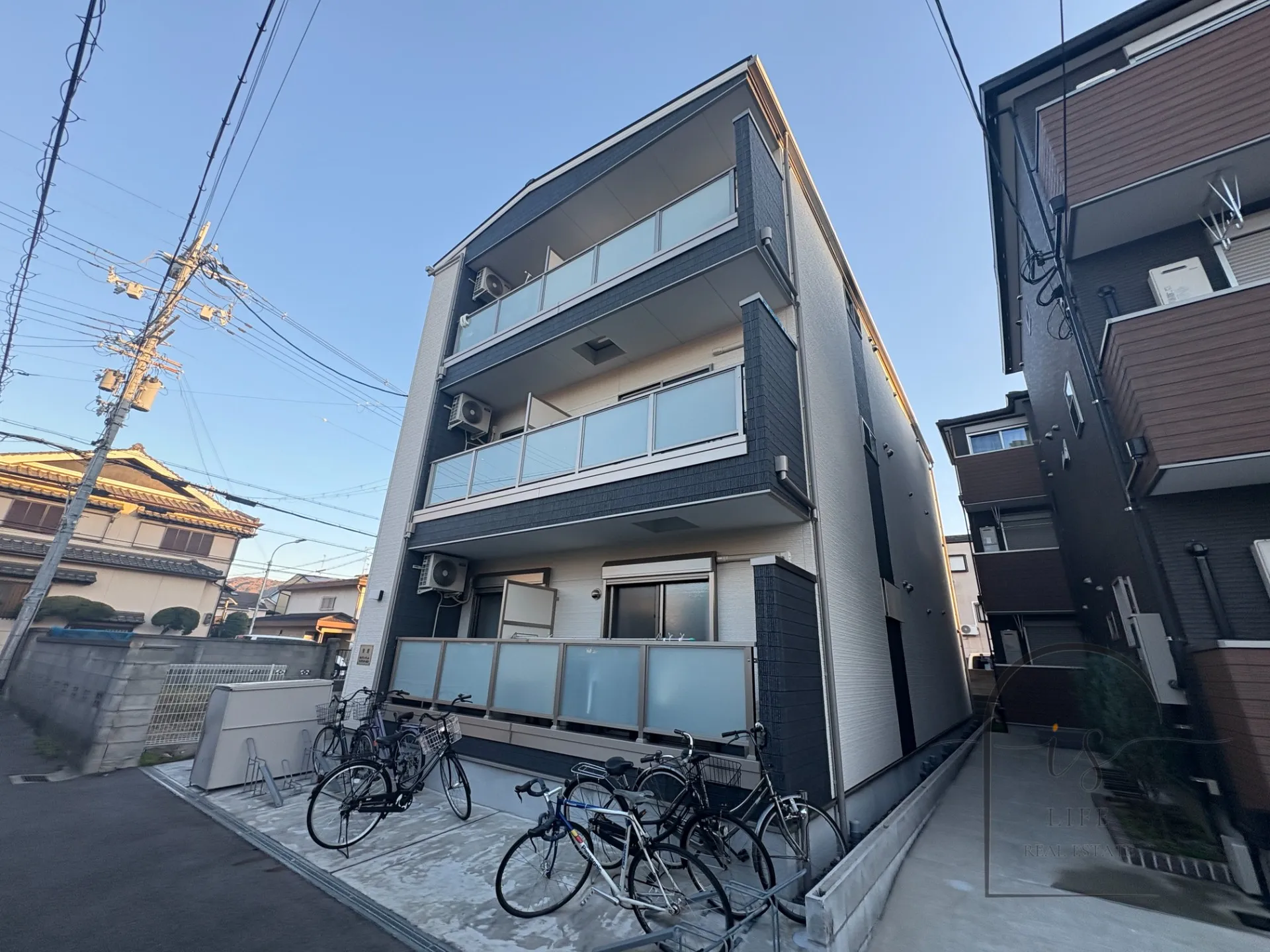 東大阪市不動産売買｜3月の急な転勤で自宅売却をお考えの方へ｜仲介・買取どちらもお任せください！